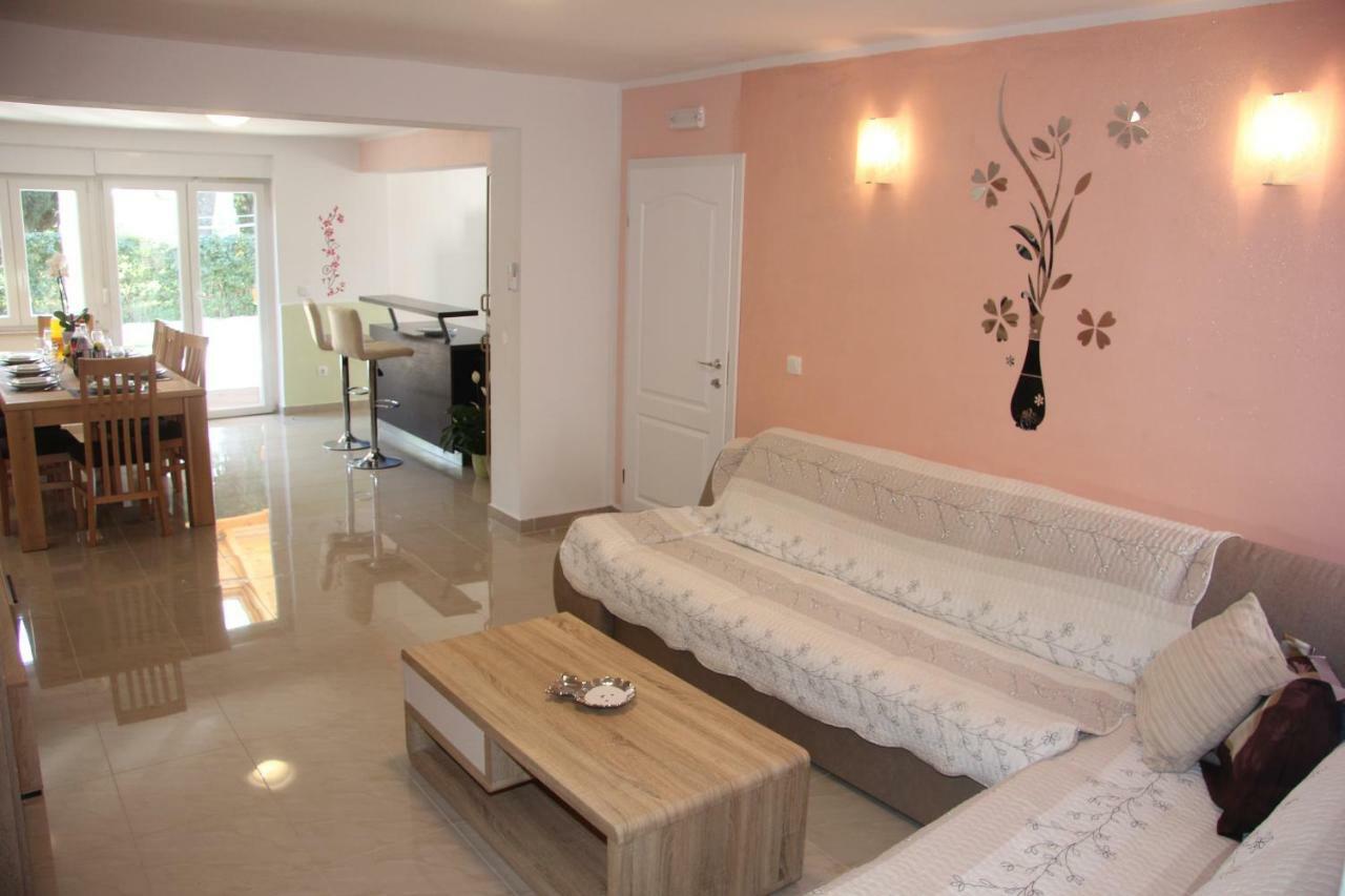 Vacation House "Viola" Fazana Luaran gambar